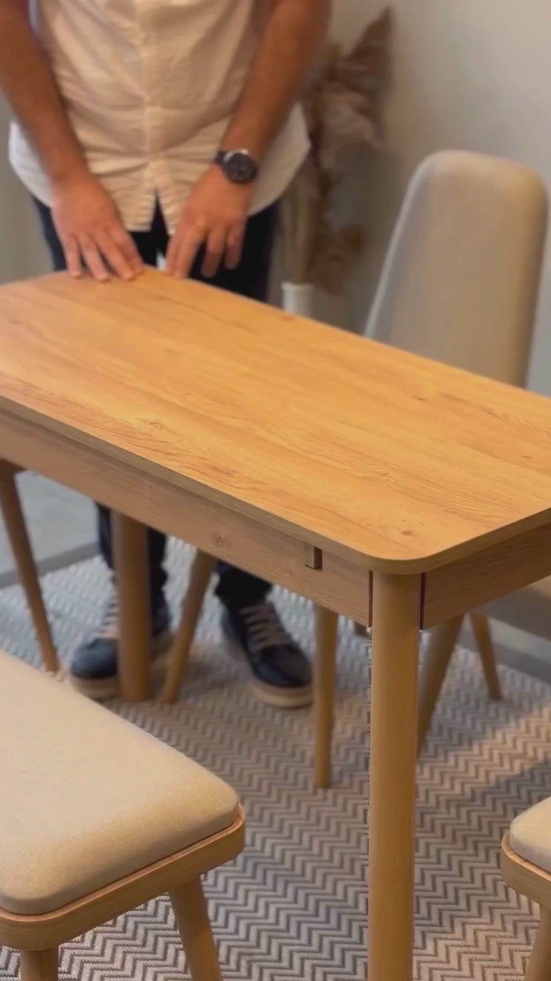 Load video: VİNA MİNİ AÇILIR MUTFAK MASA TAKIMI